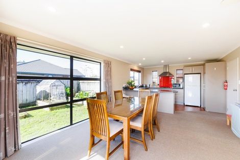 Photo of property in 14 Orlando Way, Kelvin Grove, Palmerston North, 4414