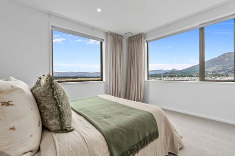 Photo of property in 33 Tomtit Crescent, Lake Hawea, 9382