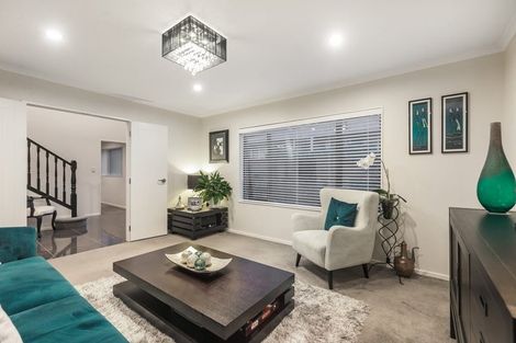 Photo of property in 23 Reeves Road, Pakuranga, Auckland, 2010