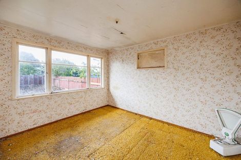 Photo of property in 15 Peters Avenue, Cloverlea, Palmerston North, 4412