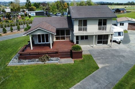 Photo of property in 35 Monument Road, Clevedon, Papakura, 2582