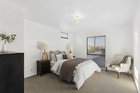 Photo of property in 1/2 Graham Avenue, Te Atatu Peninsula, Auckland, 0610