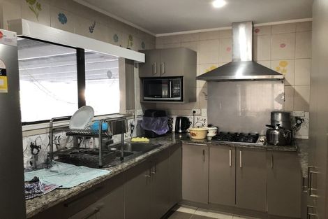 Photo of property in 8 Hatherley Place, Clendon Park, Auckland, 2103