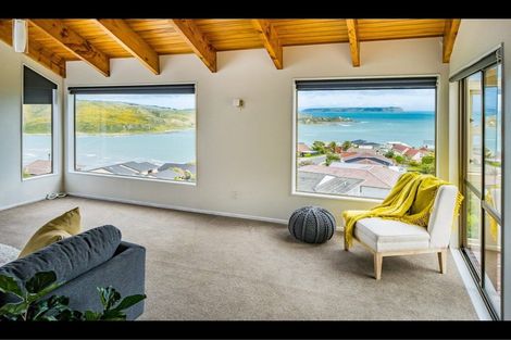 Photo of property in 3 Tregear Place, Camborne, Porirua, 5026