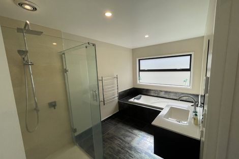 Photo of property in 5 Wentworth Lane, Waiwhakaiho, New Plymouth, 4312