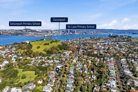 Photo of property in 2/32 Albert Road, Devonport, Auckland, 0624