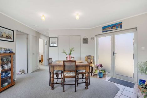 Photo of property in 2/23 Waitoa Street, Waiuku, 2123