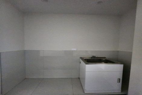 Photo of property in 128b Hutchinsons Road, Bucklands Beach, Auckland, 2014