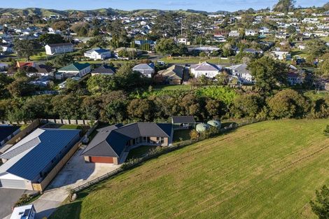 Photo of property in 30 Kawariki Road, Helensville, 0800
