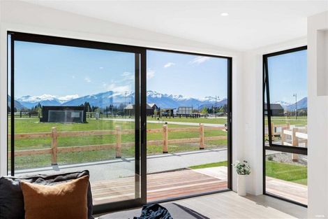 Photo of property in 6 Wallace Place, Wanaka, 9305