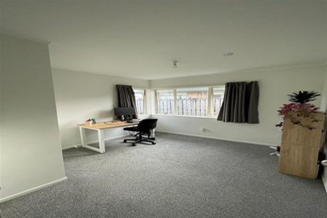 Photo of property in 14 Sid Place, Mangere, Auckland, 2022