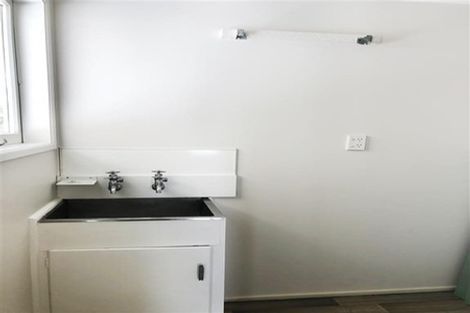 Photo of property in 30 Leaver Place, Weymouth, Auckland, 2103