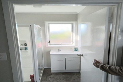 Photo of property in 2/25 Tanoa Place, Glendene, Auckland, 0602