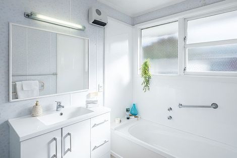 Photo of property in 2 Cranwell Street, Churton Park, Wellington, 6037