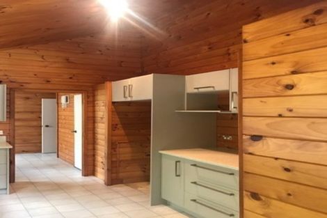 Photo of property in 25 Hull Road, Waitoki, Kaukapakapa, 0871