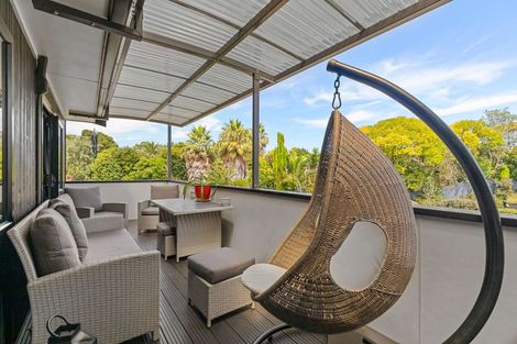 Photo of property in 16 Rossiter Avenue, Waiuku, 2123