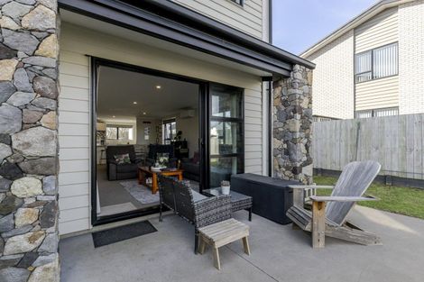 Photo of property in 15 Discovery Place, Marfell, New Plymouth, 4310