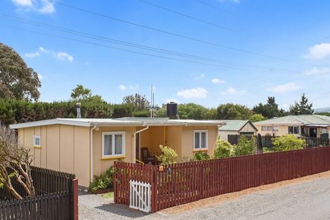 Photo of property in 14 Chamberlain Avenue, Amberley, 7481