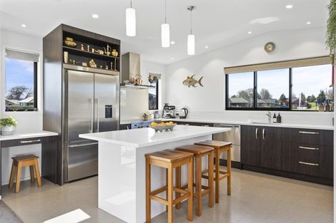 Photo of property in 2 Clifford Close, Leamington, Cambridge, 3432