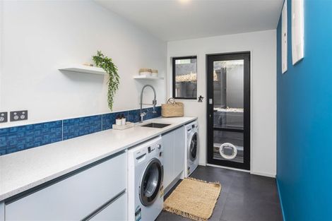 Photo of property in 300 Centaurus Road, Hillsborough, Christchurch, 8022