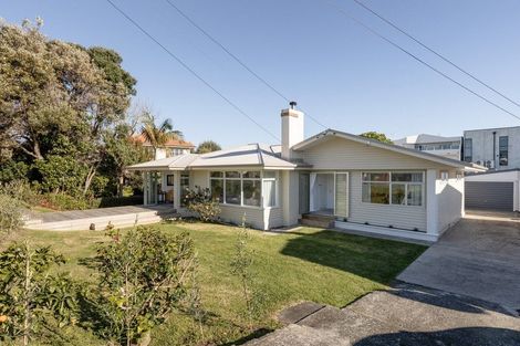 Photo of property in 8 Pitau Road, Mount Maunganui, 3116