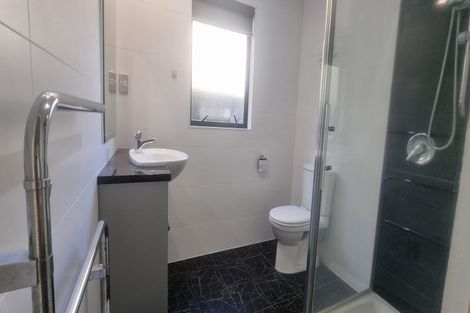 Photo of property in 28 Catlins Place, Fairview Heights, Auckland, 0632