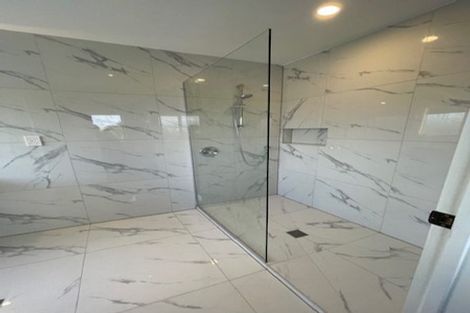 Photo of property in 10a Marie Crescent, Te Atatu South, Auckland, 0610