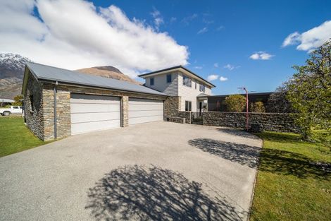 Photo of property in 9 Bridesdale Drive, Lake Hayes, Queenstown, 9304