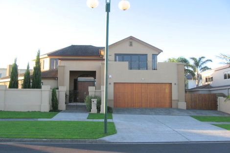 Photo of property in 2 Courtneys, West Harbour, Auckland, 0618