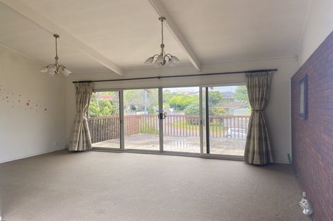 Photo of property in 15 Glenmore Road, Sunnyhills, Auckland, 2010