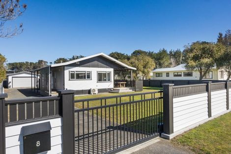 Photo of property in 8 Cousins Avenue East, Foxton Beach, Foxton, 4815