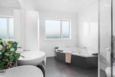 Photo of property in 13 Dulverton Rise, Flagstaff, Hamilton, 3210