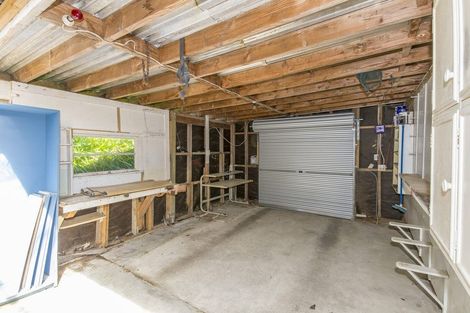 Photo of property in 21 Glanmire Road, Newlands, Wellington, 6037