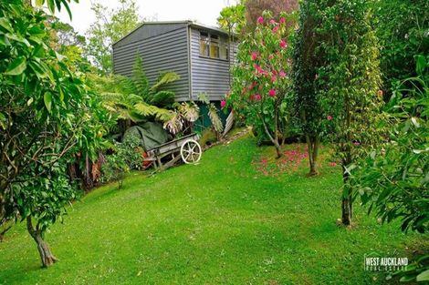 Photo of property in 26 Crystal Avenue, Glendene, Auckland, 0602