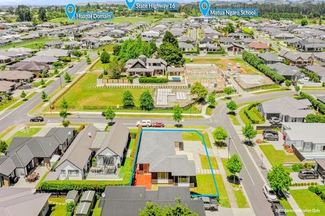 Photo of property in 6 Coote Way, Kumeu, 0810