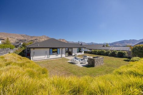 Photo of property in 32 Infinity Drive, Wanaka, 9305