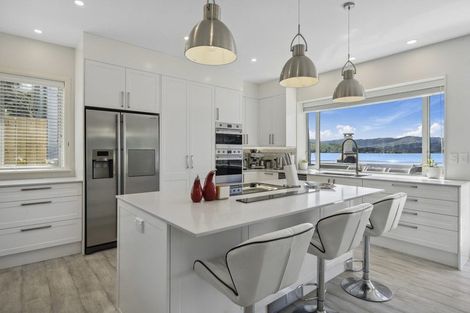 Photo of property in 85 Paremata Road, Paremata, Porirua, 5024