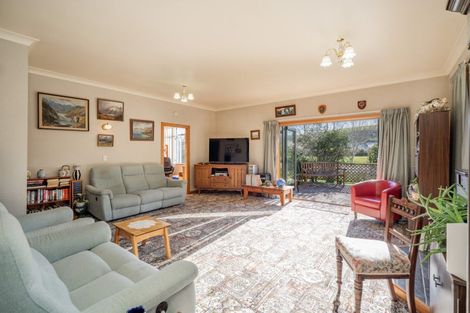 Photo of property in 52 Level Street, Dipton, 9791