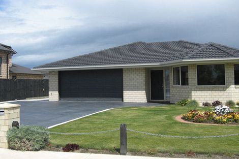 Photo of property in 40 Crombie Green, Northwood, Christchurch, 8051