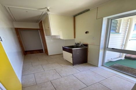 Photo of property in 11 Robert Burke Place, Henderson, Auckland, 0612