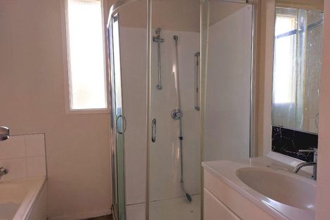 Photo of property in 28 Cargill Street, Papakura, 2110