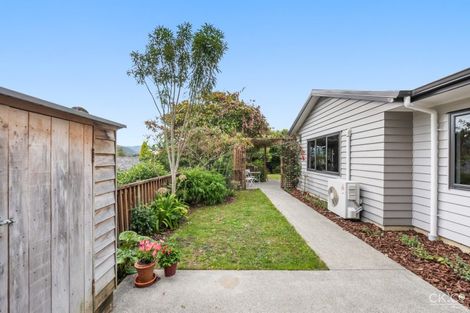 Photo of property in 32a Dowling Grove, Silverstream, Upper Hutt, 5019