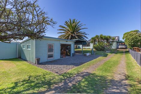 Photo of property in 22 Kent Avenue, Waitarere Beach, Levin, 5510