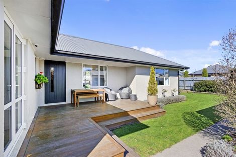 Photo of property in 99 Isleworth Road, Bishopdale, Christchurch, 8053