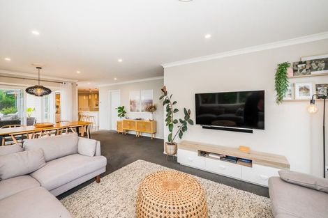 Photo of property in 10 Mahia Lane, Waikanae, 5036