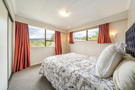 Photo of property in 32 Seymour Grove, Kingsley Heights, Upper Hutt, 5018