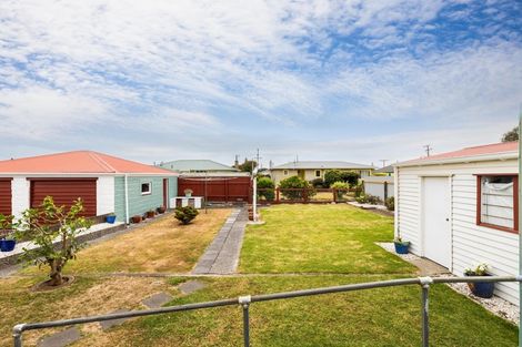 Photo of property in 84 Broadway, Waitara, 4320