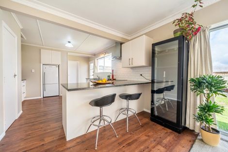 Photo of property in 6 Cruickshank Road, Clouston Park, Upper Hutt, 5018