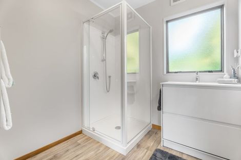 Photo of property in 11 Stevenson Way, Cockle Bay, Auckland, 2014