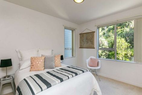 Photo of property in 2/3 Severn Street, Island Bay, Wellington, 6023